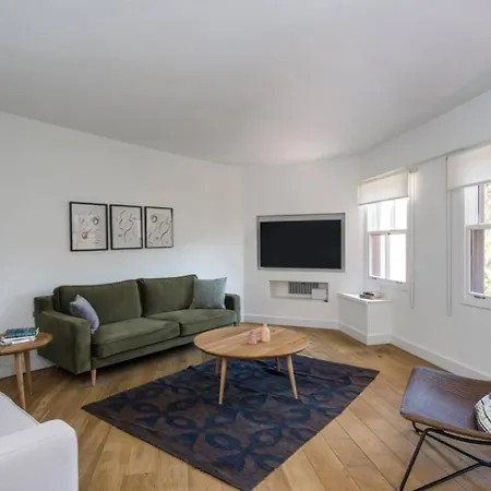 Beautiful Modern Bright 2bd Patio Duplex #179 اسطنبول