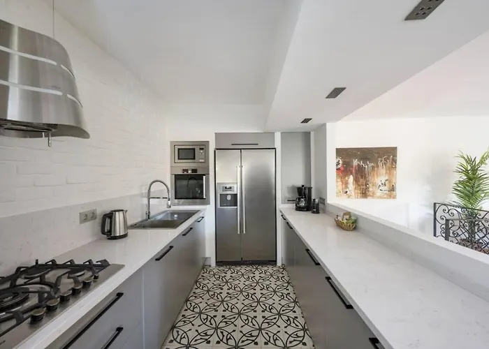 Beautiful Modern Bright 2bd Patio Duplex #179 Estambul