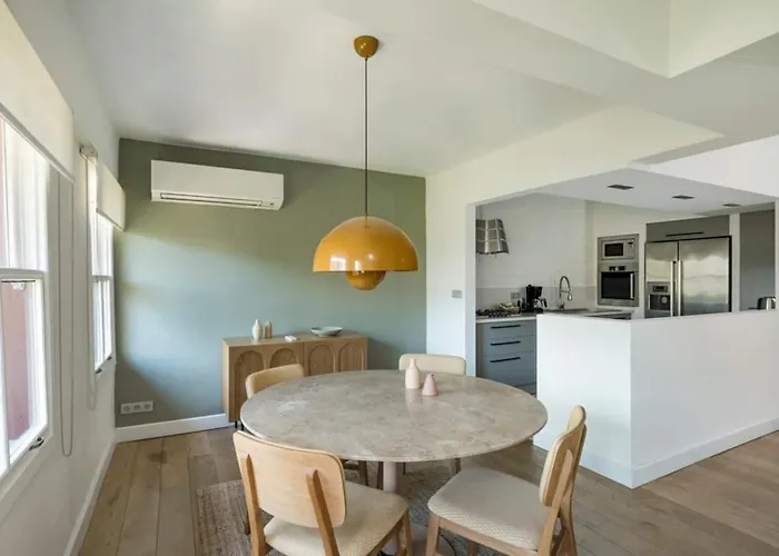 Beautiful Modern Bright 2bd Patio Duplex #179