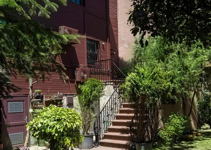 Beautiful Modern Bright 2bd Patio Duplex #179 *