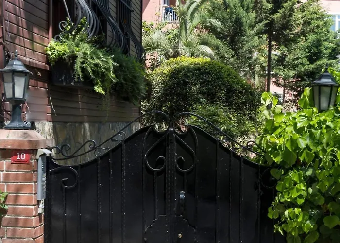 Beautiful Modern Bright 2bd Patio Duplex #179