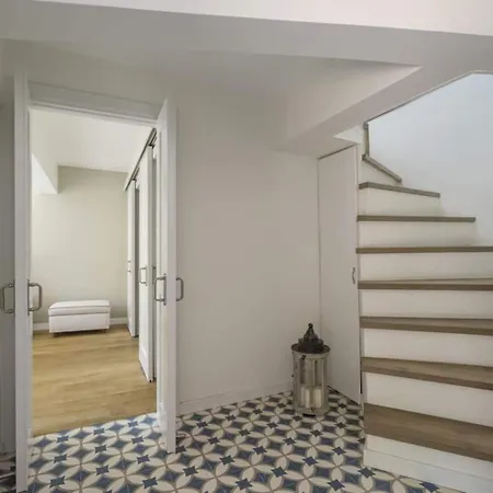 בית נופש Beautiful Modern Bright 2bd Patio Duplex #179 איסטמבול