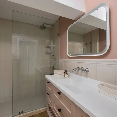 בית נופש Beautiful Modern Bright 2bd Patio Duplex #179 *